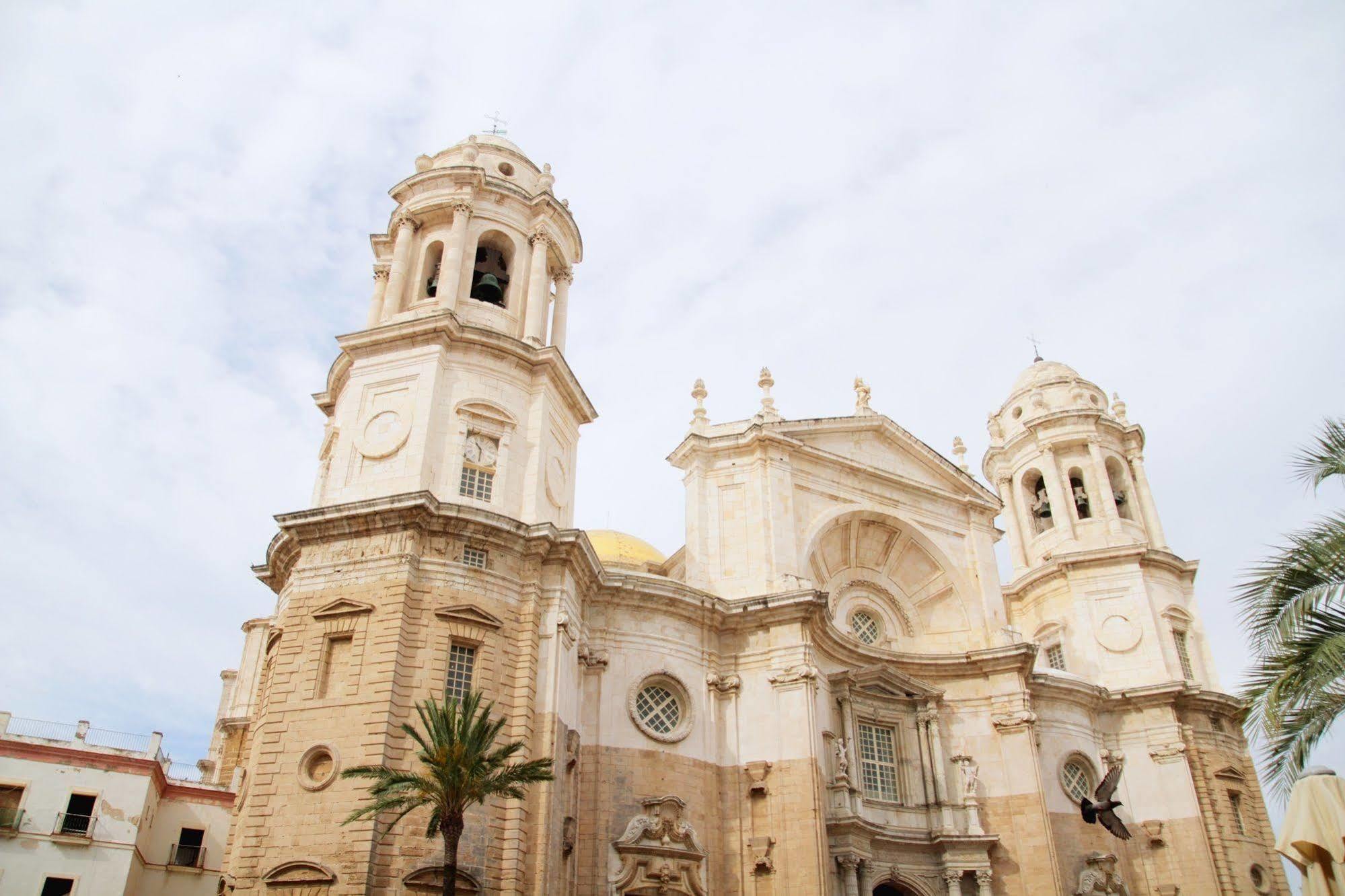 Cadiz Inn Backpackers ภายนอก รูปภาพ