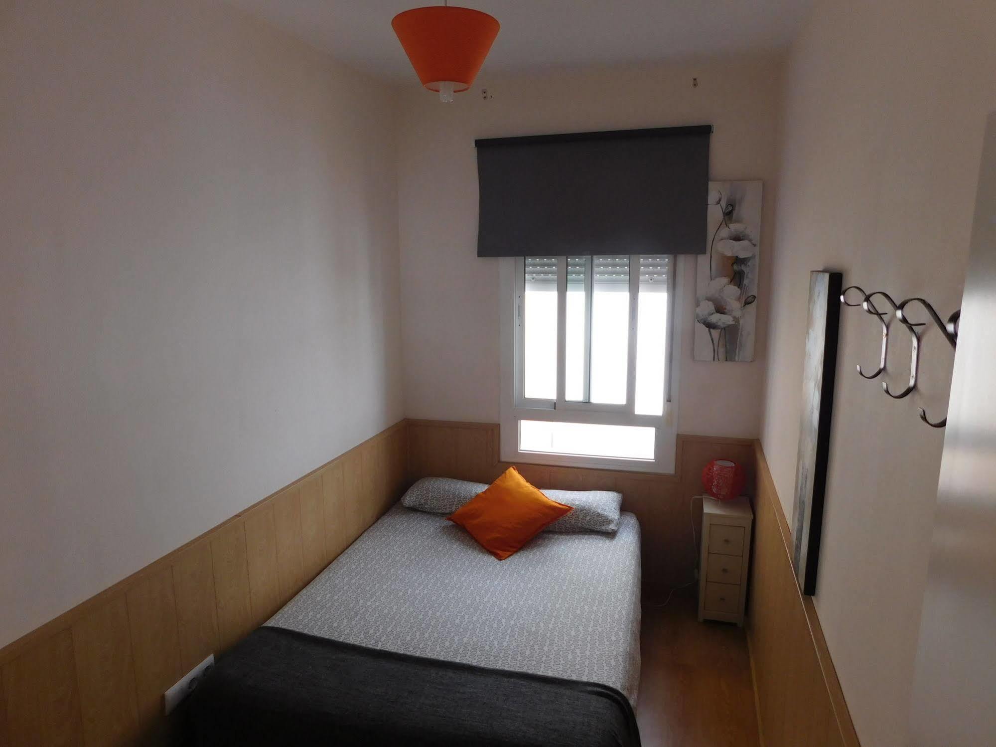 Cadiz Inn Backpackers ภายนอก รูปภาพ