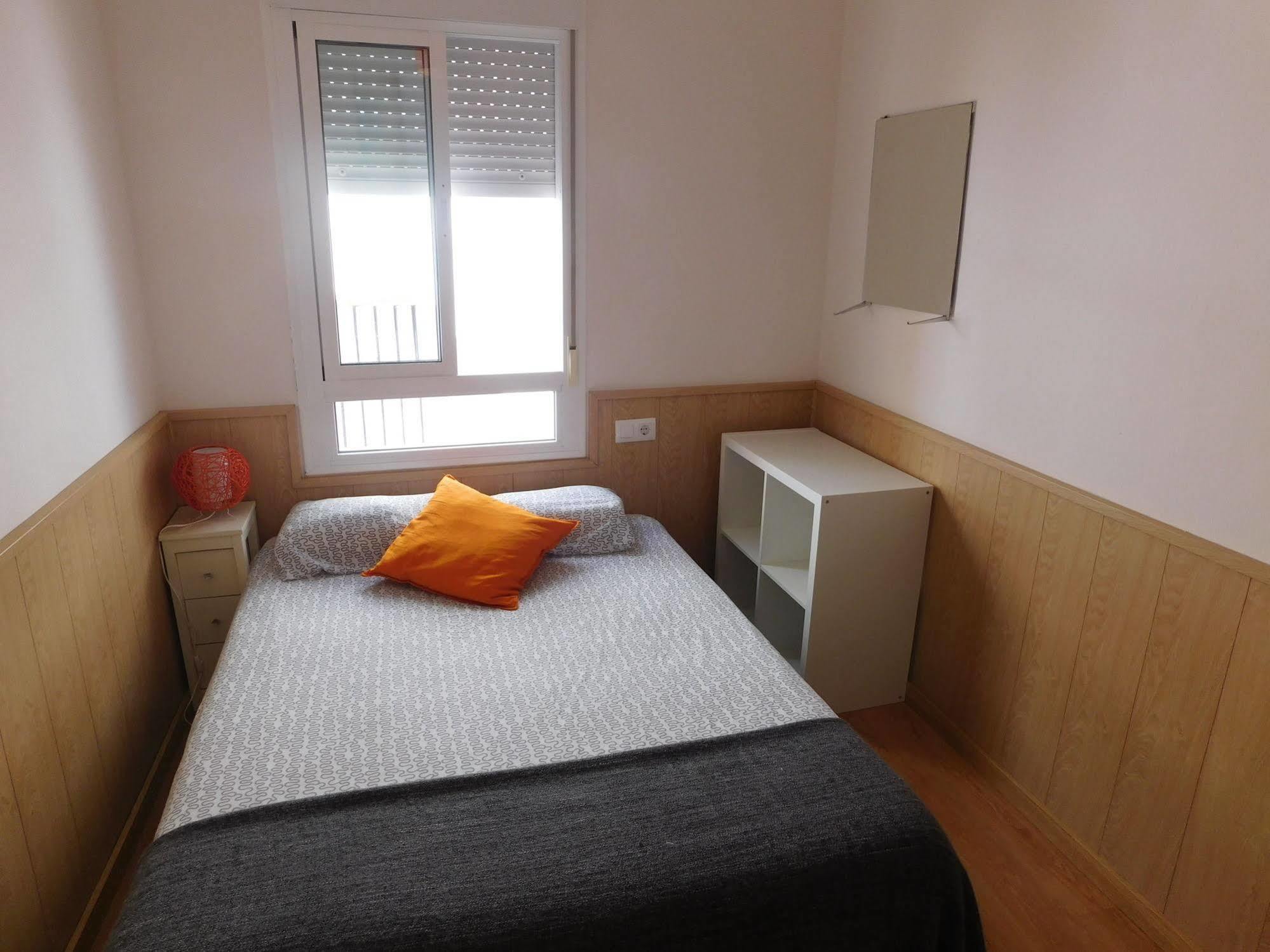 Cadiz Inn Backpackers ภายนอก รูปภาพ
