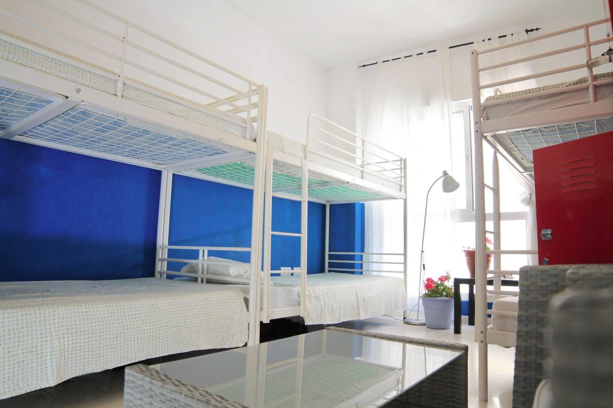 Cadiz Inn Backpackers ภายนอก รูปภาพ