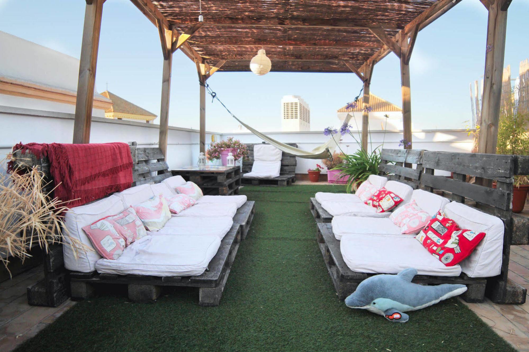 Cadiz Inn Backpackers ภายนอก รูปภาพ