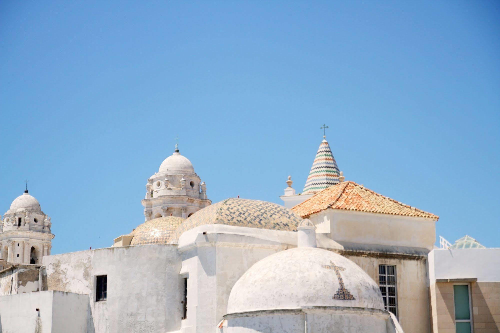 Cadiz Inn Backpackers ภายนอก รูปภาพ