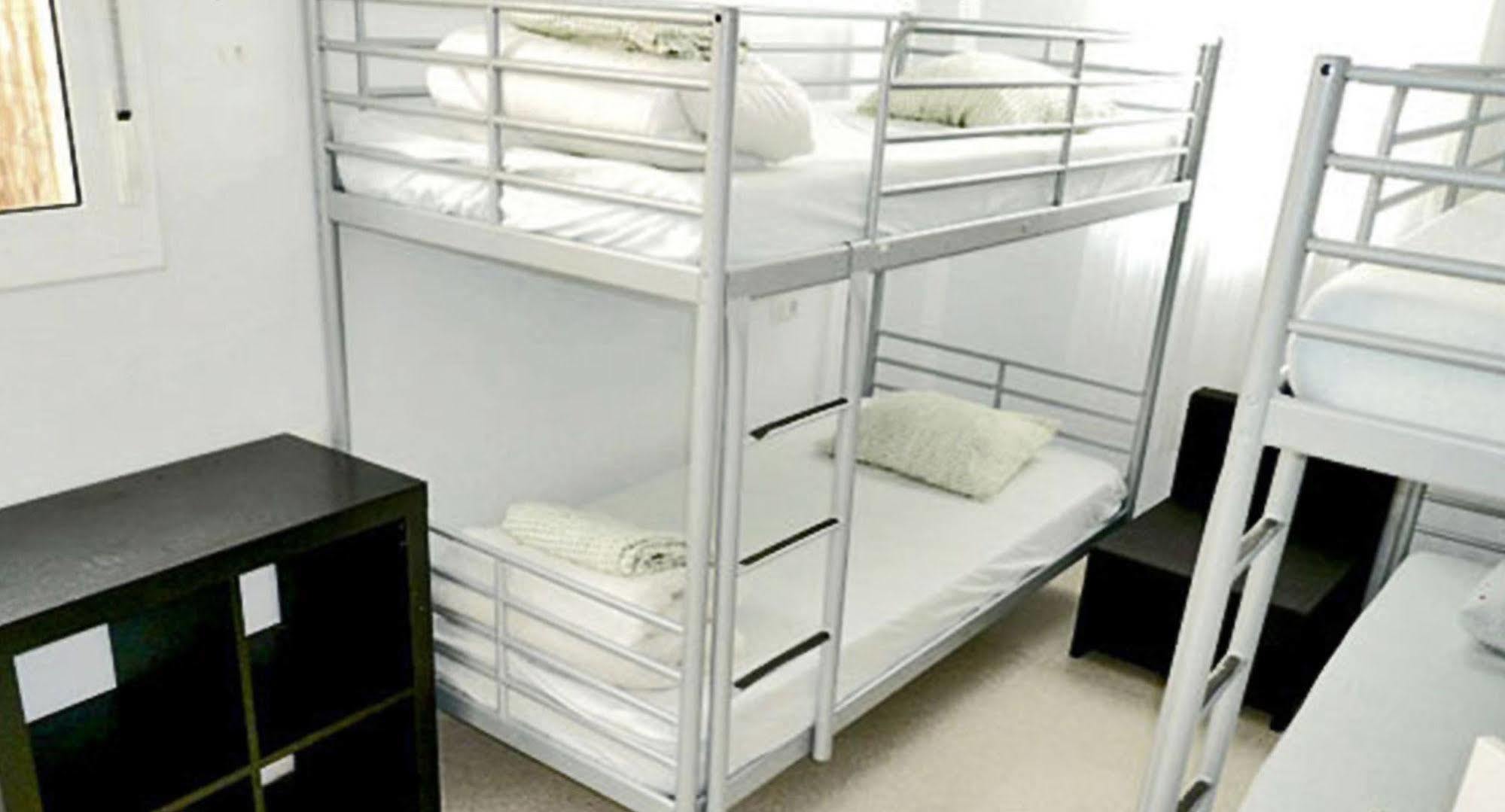 Cadiz Inn Backpackers ภายนอก รูปภาพ