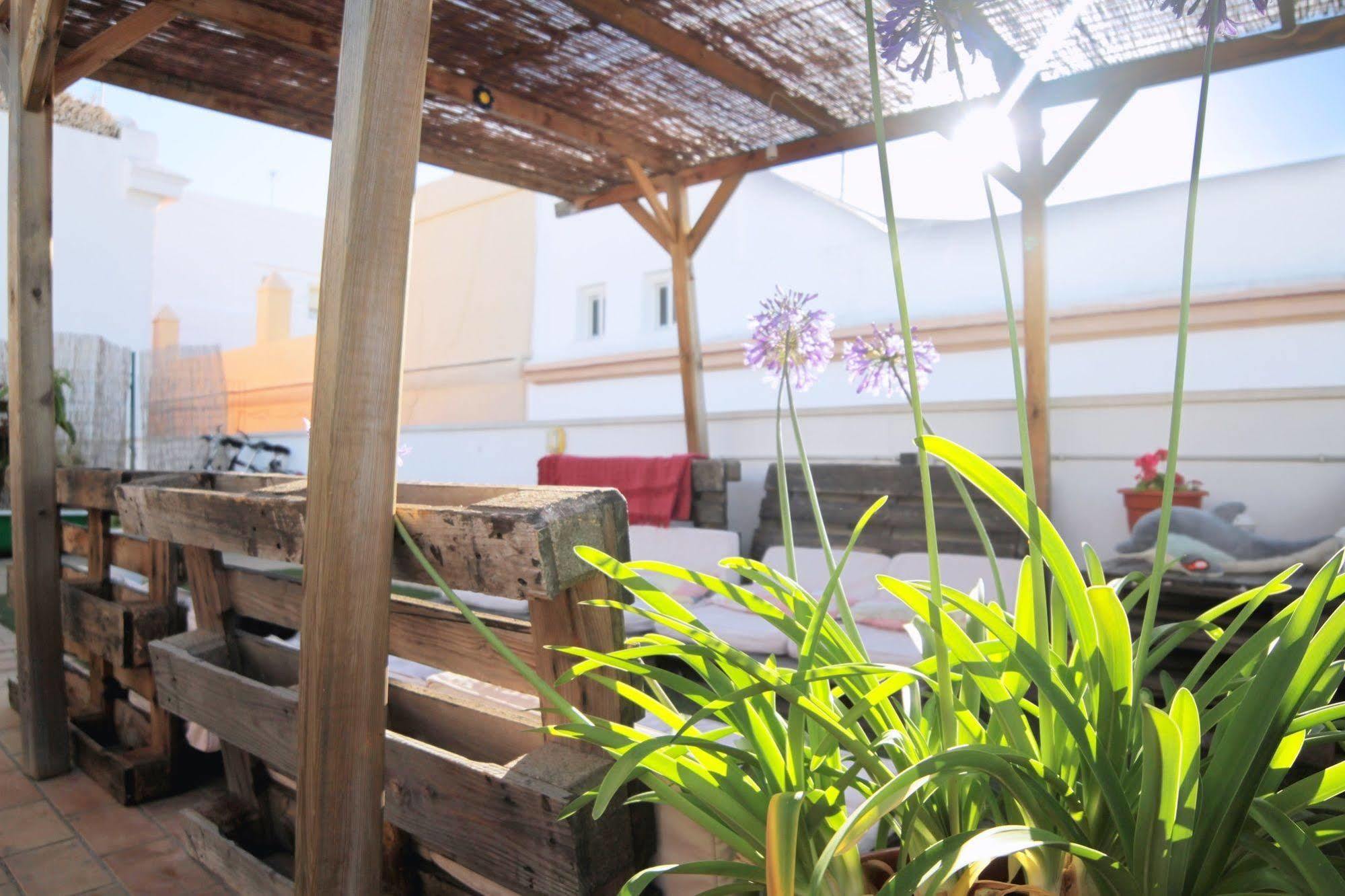 Cadiz Inn Backpackers ภายนอก รูปภาพ